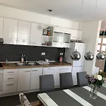 House In With Balcony, Air Conditioning, W-lan, Washing Machine * Zára