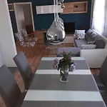 Nyaraló House In With Balcony, Air Conditioning, W-lan, Washing Machine *