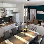 House In With Balcony, Air Conditioning, W-lan, Washing Machine Nyaraló *
