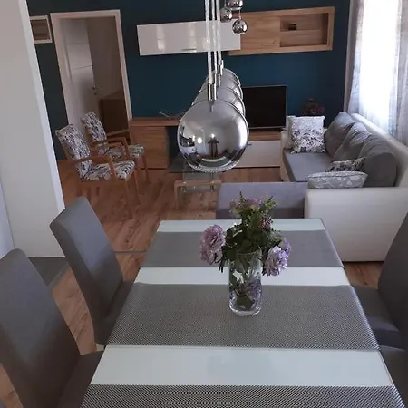 Vakantiehuis House In With Balcony, Air Conditioning, W-lan, Washing Machine *