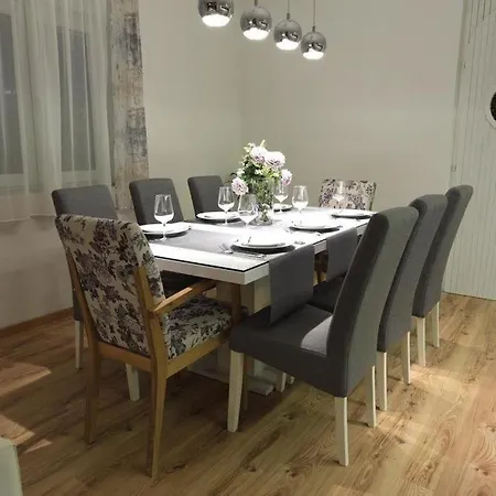 Vakantiehuis House In With Balcony, Air Conditioning, W-lan, Washing Machine Zadar