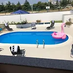 House In With Balcony, Air Conditioning, W-lan, Washing Machine Casa vacanze Zara