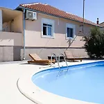 Casa vacanze House In With Balcony, Air Conditioning, W-lan, Washing Machine *