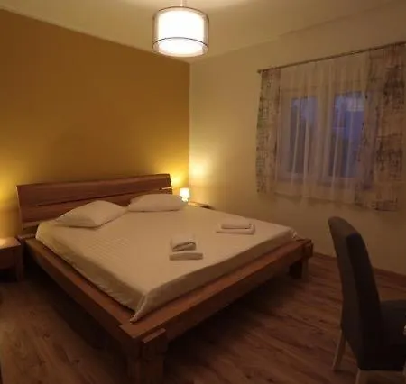House In With Balcony, Air Conditioning, W-lan, Washing Machine Semesterbostad