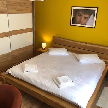 House In With Balcony, Air Conditioning, W-lan, Washing Machine Semesterbostad Zadar