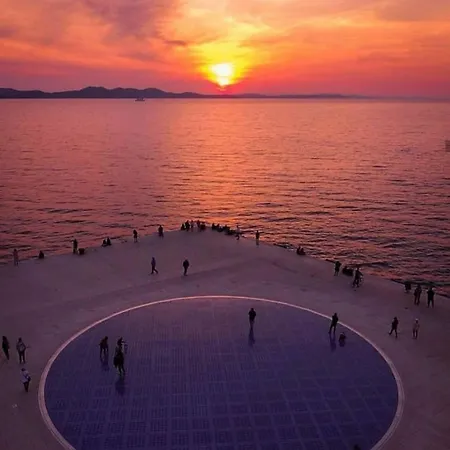 Dom wakacyjny House In With Balcony, Air Conditioning, W-lan, Washing Machine Zadar