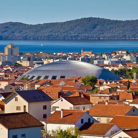 House In With Balcony, Air Conditioning, W-lan, Washing Machine Сasa de vacaciones *