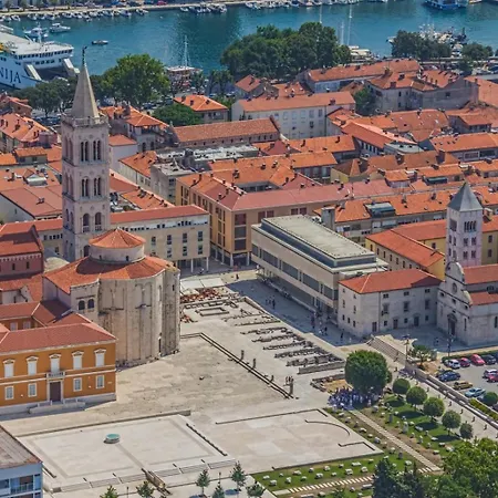 House In With Balcony, Air Conditioning, W-lan, Washing Machine